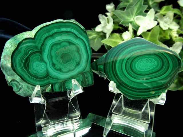 1個売り マラカイト プレート原石 重さ約70g-80g 美麗繊細模様 深みの