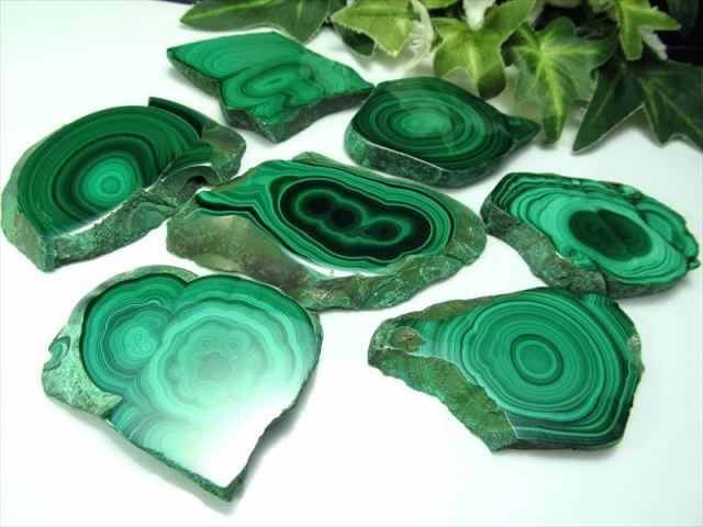 1個売り マラカイト プレート原石 重さ約70g-80g 美麗繊細模様 深みの