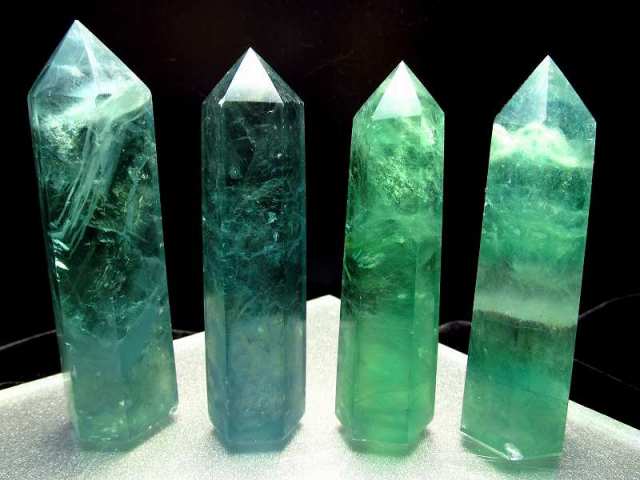 透明感 虹 キラキラ 110g 血なまぐさく ほたる石 蛍石 六角柱 美品