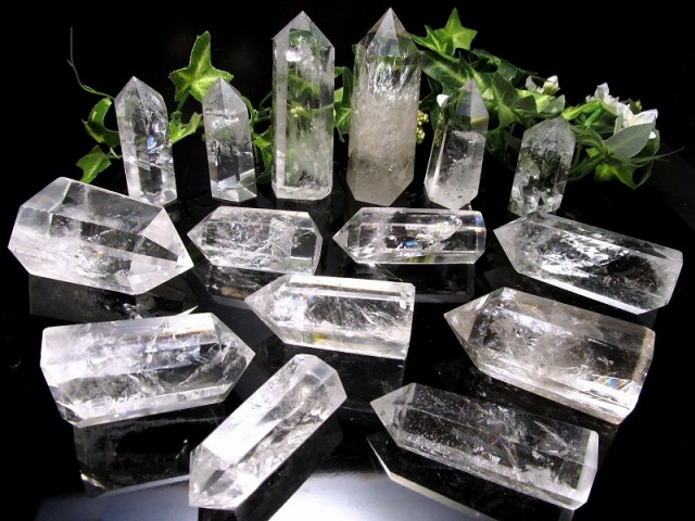 【水晶　ポイント】 虹入り　水晶　ポイント 楽天市場】虹入り レインボー 水晶 ポイント 六角柱 □種類お