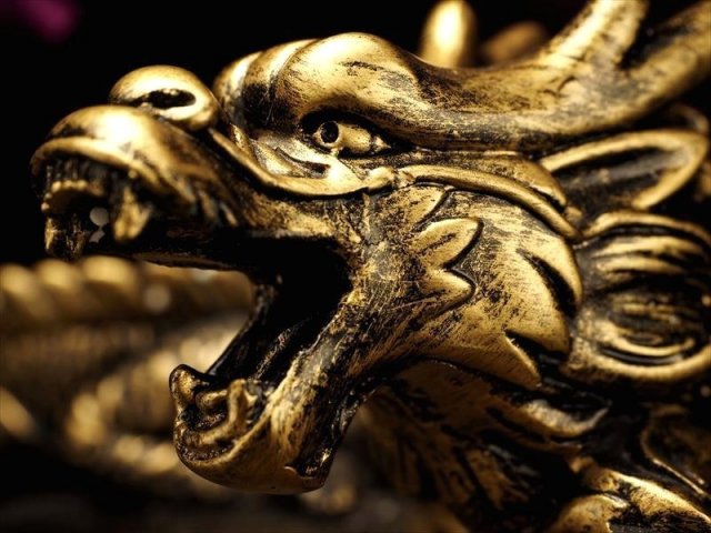 ゴールドドラゴンの置物 在庫限り】風水 龍 ゴールドドラゴン ーVer3ー 金属 6cm 置物 竜