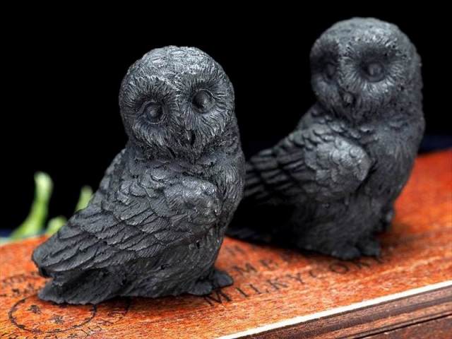 Sサイズ シュンガイト(シュンガ石)フクロウ置物 高さ約4cm×幅約4cm 1個 