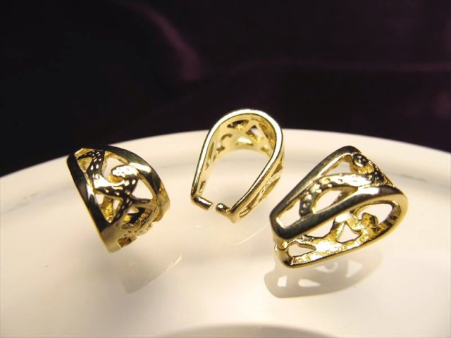 1個売り 高品質Silver925パーツ 透かし調バチカン 14金ゴールド仕様 縦12.3mm チェーン通し部分6.7mm ペンダントトップの必需品 BTC033