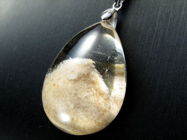 5a キラキラ虹入り ガーデンクォーツ ペンダントトップ 9g 縦29mm 自然が生んだ造形美 庭園 水晶 癒し ヒーリング 1点物 ブラジル産 Sai Comrose