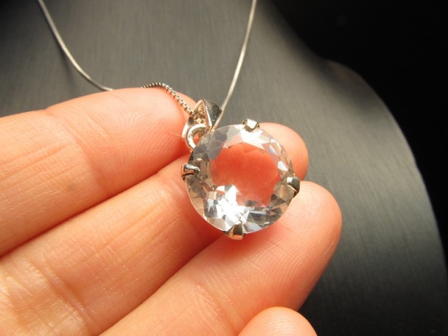 ブラジル水晶 ブリリアントカットペンダントトップ 石サイズ直径13mm