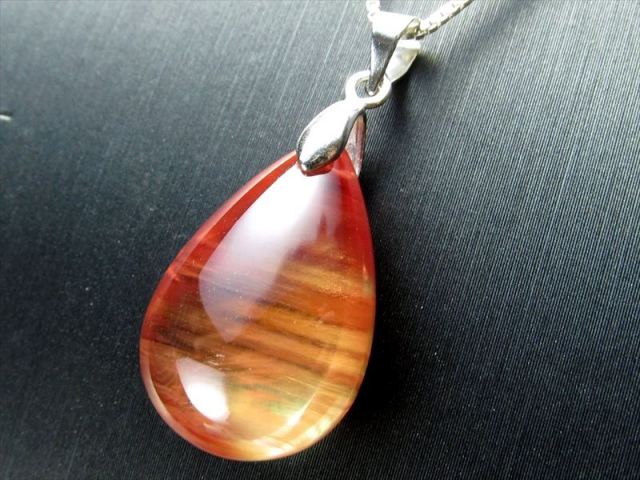 カラーチェンジ❣️アンデシンペンダントトップ 神聖なるカラーチェンジ！天然アンデシンペンダントトップ2.24g