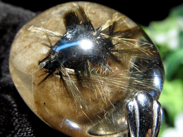 連層ファントム・虹入り シルバールチルクォーツ ペンダントトップ  