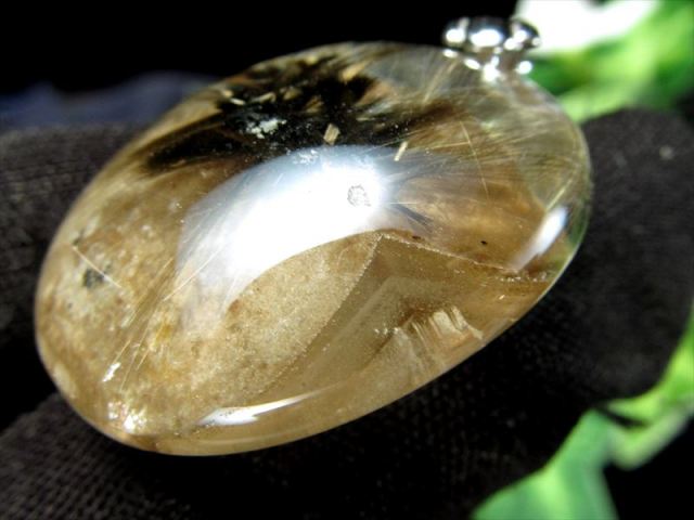 連層ファントム・虹入り シルバールチルクォーツ ペンダントトップ 