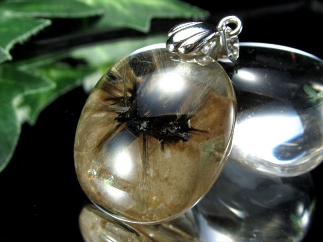 連層ファントム・虹入り シルバールチルクォーツ ペンダントトップ  