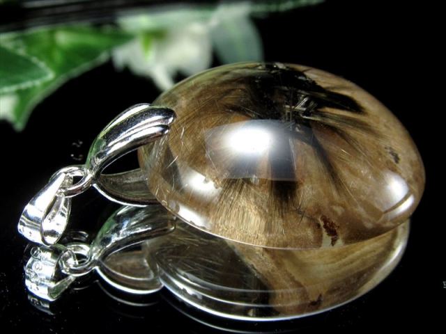 連層ファントム・虹入り シルバールチルクォーツ ペンダントトップ  