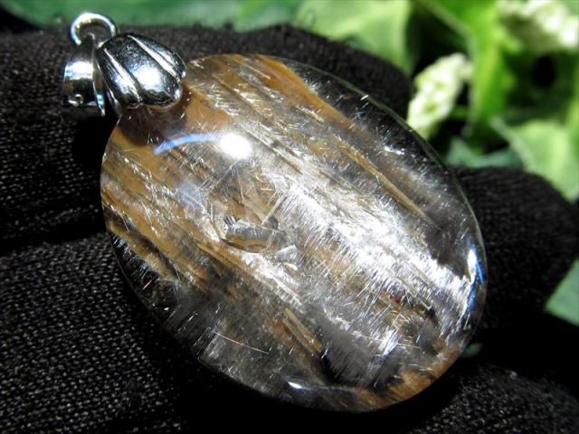 限定1個 至極ブルッカイト結晶 プラチナルチルクォーツ ペンダント  