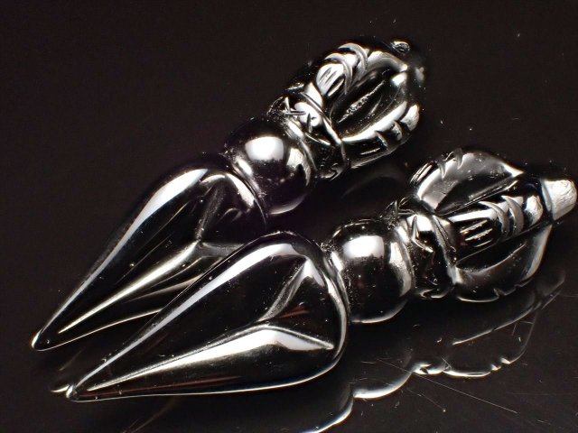 ブラックオブシディアン プルパ(金剛杭) ペンダントトップ 縦約51mm-54mm 密教法具 手彫り メキシコ産