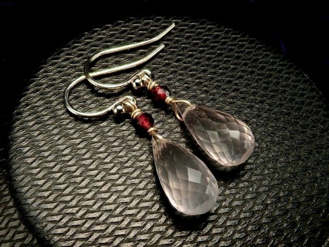 天然石ピアス Comrose