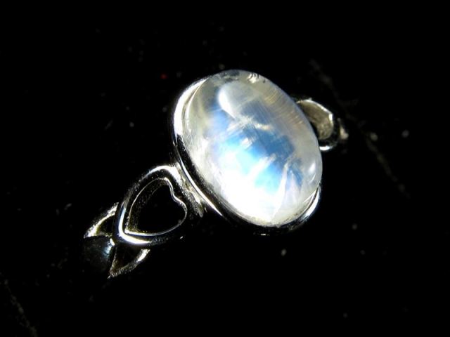 ブルームーンストーン オーバル型リング 1個売り フリーサイズ(9号-13