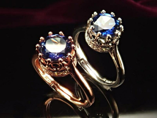 激安宣言 5A ブルーミスティックトパーズ リング ラウンドブリリアントカット 石サイズ縦約7mm 1個売り ジルコニア装飾王冠モチーフ金具タイプ 極上濃色ブルー シルバーリング ブラジル産 geki-7070C1S