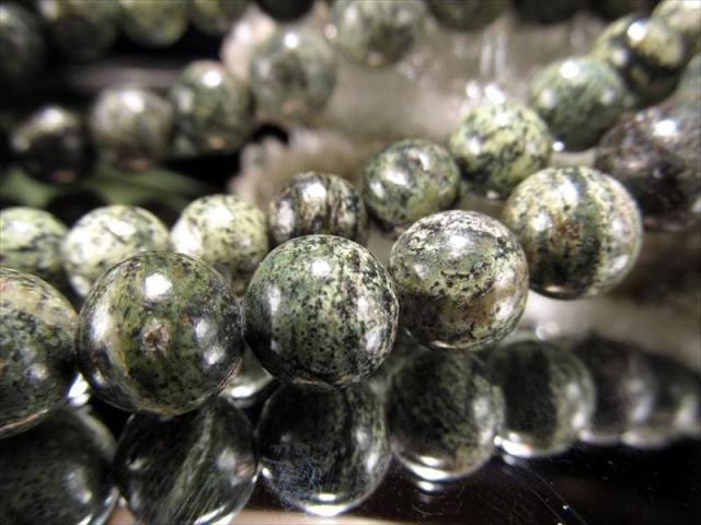 ☆限定オンリー1☆金運スペシャル【サーペンティン『蛇紋石』蛙彫刻