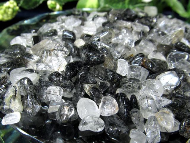 中粒 ブラックルチル さざれ石 200g 平均約8ミリ-15ミリ 金運