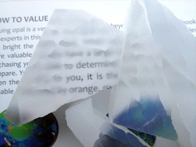 ウレキサイト テレビ石 ラフ原石 300gパック キャッツアイ ファイバー効果 アメリカ産 Comrose