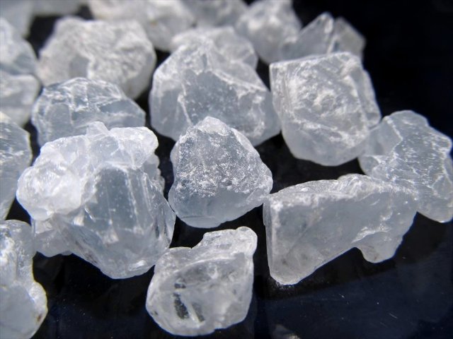 セレスタイト(天青石)結晶原石 さざれ 200グラム 粒の大きさ 約10-30mm