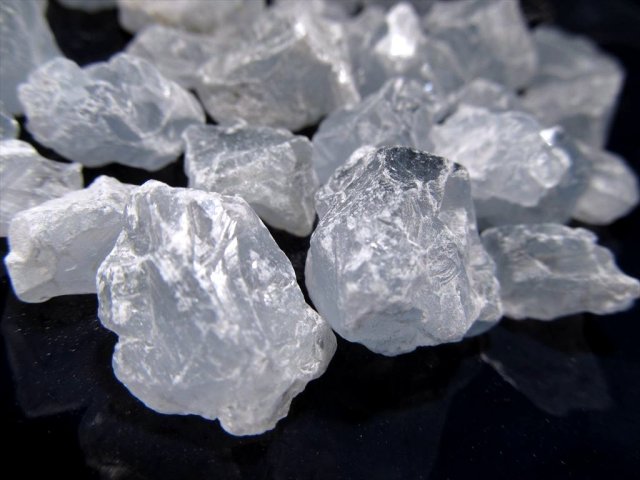 セレスタイト(天青石)結晶原石 さざれ 200グラム 粒の大きさ 約10-30mm