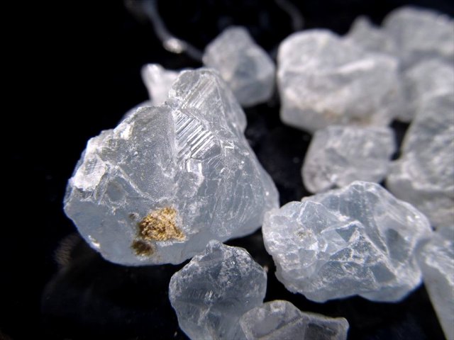 セレスタイト(天青石)結晶原石 さざれ 200グラム 粒の大きさ 約10-30mm