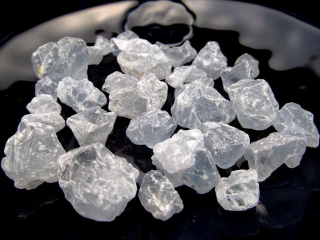 セレスタイト(天青石)結晶原石 さざれ 200グラム 粒の大きさ 約10-30mm