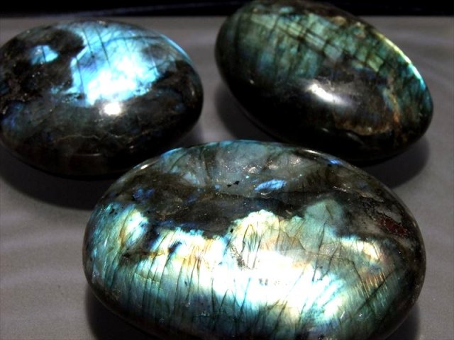 激安宣言 1個売り 4A ラブラドライト タンブル 260-279g 大人気つやつやくっきりブルーシラー タンブル天然石 やや大き目で男性の瞑想用に最適 マダガスカル産 geki