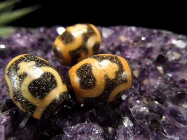 ミニ天珠 宝瓶天珠(ほうびんてんじゅ) 全長約16mm前後 1個売り 大人気サイズ限定入荷 チベット発祥の厄除け・開運お守り ころんと可愛いミニ天珠 金運招来・富貴蓄財・子孫繁栄・円満功徳