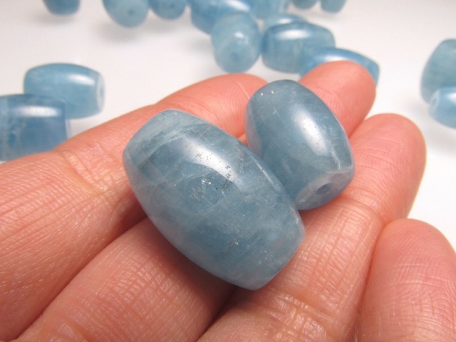 天珠型 アクアマリン 約8-10g 1個売り 淡く美しい海の石 お守りにも 