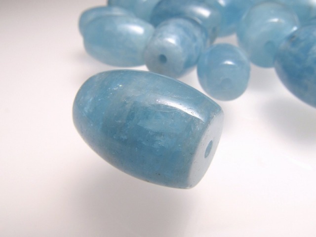天珠型 アクアマリン 約8-10g 1個売り 淡く美しい海の石 お守りにも 