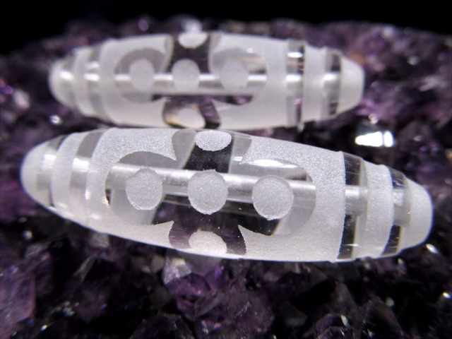 超激レア‼︎ 小盧至純 焼き込みが良い 白閃電五眼天珠 【公式通販】