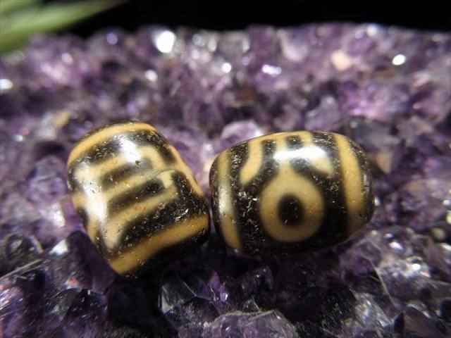 ミニ天珠 大人天珠(だいじんてんじゅ) 全長約12mm前後 1個売り 大人気サイズ限定入荷 チベット発祥の厄除け・開運お守り ころんと可愛いミニ天珠 弱気克服・勇気旺盛・度量増大