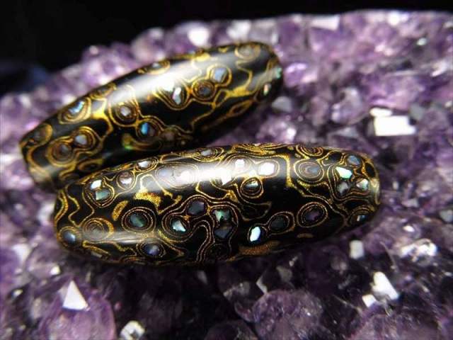 大漆螺鈿(らでん)天珠型ビーズ タイプE 長さ約33mm 1個売り 無形文化遺産登録 中国伝統工芸品 鮮やかな螺鈿細工 天然漆コーティング 黒檀製