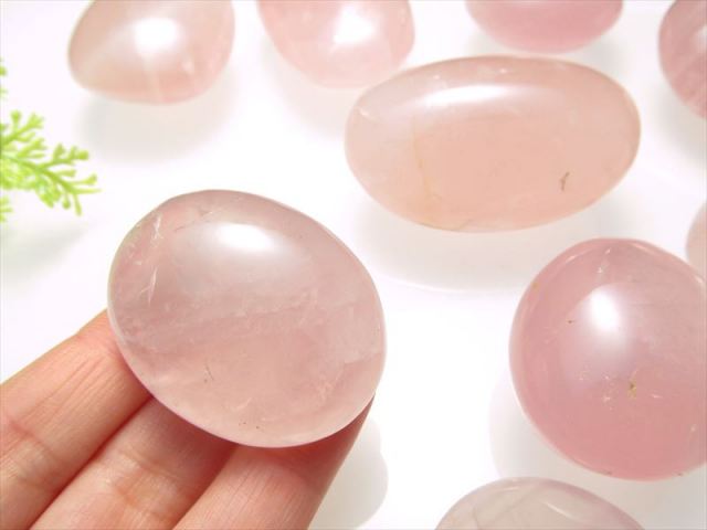 ローズクォーツ　スター　虹　5.5cmから6cm 桜色 楽天市場】スター ローズ クォーツの通販
