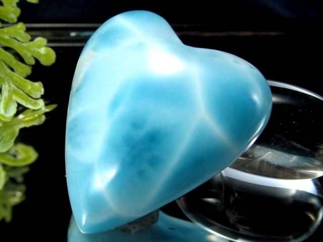 ツーソン展示会商品 5A ラリマー ハート型 カボションタンブル 重さ7.9g 縦26mm 愛と平和の象徴 ブルーペクトライト 一点ものドミニカ共和国産 sai