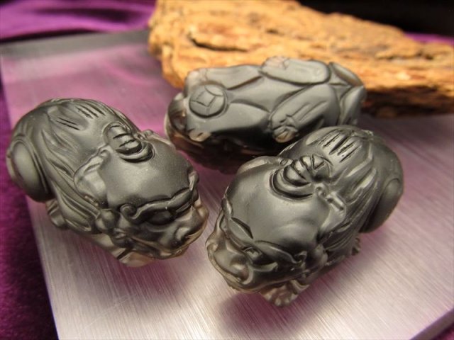 激安宣言 貔貅(ヒキュウ) 透明オブシディアン(黒曜石) タイプA フロストタイプ 縦約42mm メキシコ産 geki-obG3