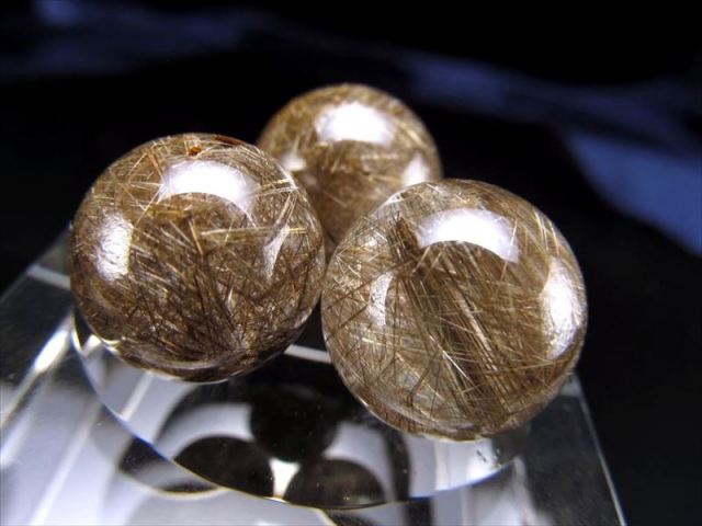 4A透明感あり シルバールチルクォーツ 1粒売り 14mm-14.5mm 輝く 