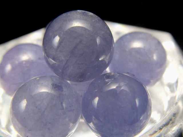 12月の誕生石 霊力を授ける魔法の石 4A タンザナイト バラ珠売り 1粒売り 6.5mm-7mm 透明感のある美麗ブルー ブルーゾイサイト 12月の誕生石 一点もの タンザニア産