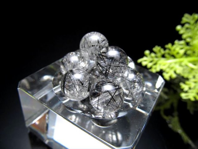 最強勝運❣️ブラックルチルクォーツ★ 9.5-10mm 4A 1粒売り ブラックルチルクォーツ 9.5mm-10mm珠 透明度抜群 金