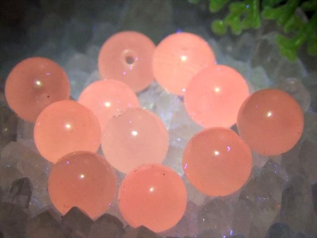 1粒売り 蛍光 ピンクマンガノカルサイト(方解石) 10mm-10.5mm つやつや ほんのり淡いミルキーピンク ベビーピンク発光 愛する能力を高める石 ペルー産