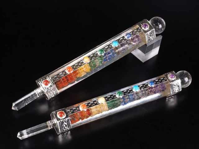 チャクラ対応 チャクラ オルゴナイト マジックワンド 全長約18cm-19cm 1個売り 7種の天然石 ヒマラヤ水晶丸玉付き ヒーリングワンド タイプB