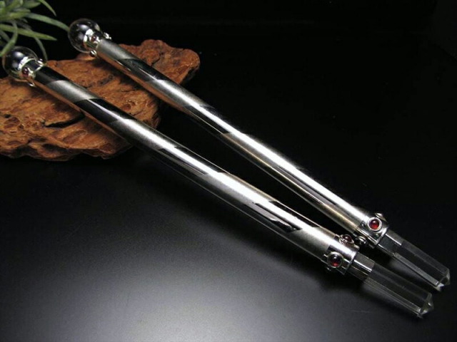 水晶マジックワンド シルバー&フロストシルバーツイストデザイン 全長約19-20cm 1個売り 天然水晶丸玉&ガーネット装飾