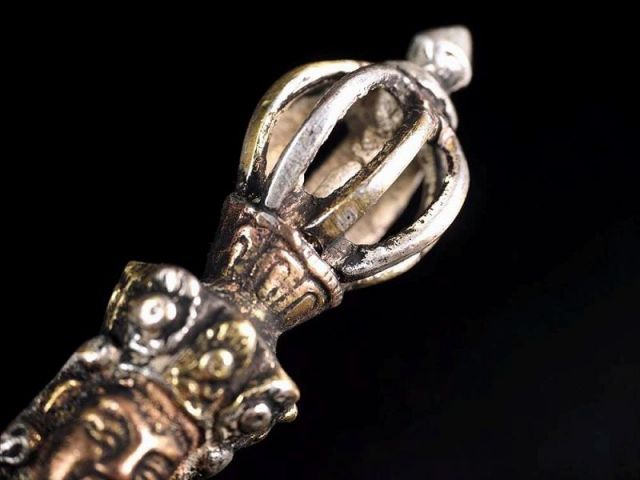 オールドチベット仏教トクチャ 銅製マニ 青臭い プルパ 金剛蕨 お守り  