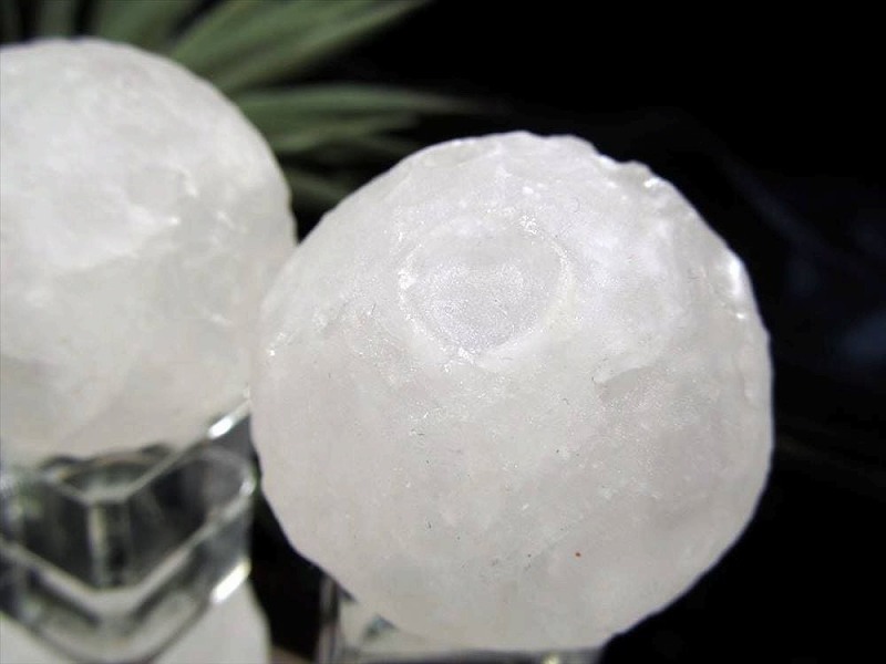 水晶(クォーツ) 満月型置物 1個売り 直径約38mm-42mm 約80g 極上 ロマンチックなムーンオブジェ 太古から親しまれた万能ストーン ブラジル産