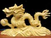 精密彫り5A 開運 木彫り 玉持ち龍神 ドラゴン 置物 高さ約100mm 全長約135mm 金運 財運 台座付き 天然木 香榧木製 パワーストーン 天然石