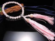 ローズクォーツ 紅石英 片手 略式 念珠 主玉約8mm 親玉約10mm 二天玉約8mm 落ち着きと品格を備えた念珠 日常から法要まで幅広く使える一本 人絹房仕立て