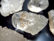 透明タイプ ヒマラヤ水晶 アイスクリスタル ニルヴァーナクォーツ 原石 重さ 50g-60g 強力なパワーを持つ水晶 近年発見された水晶 ネパール産