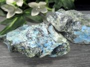 希少 国産原石 中宇利石(ナカウライト) 原石 50g-70g 1個売り ナチュラル原石 目を引くスカイブルー 愛知県新城市曽根中宇利鉱山産