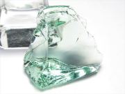 気泡入り アンダラクリスタル レムリアンミント ラフ原石 ピラミッドケース付き 最大33mm 重さ10.0g 地球が作り出した神秘のクリスタル シーフォーム 一点もの アメリカ・ネリーランド産