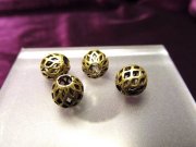 H13 ハイクォリティ メタルパーツ スカシビーズ 約8mm 穴径3ミリ 10個入り 真鍮ゴールド pa-p